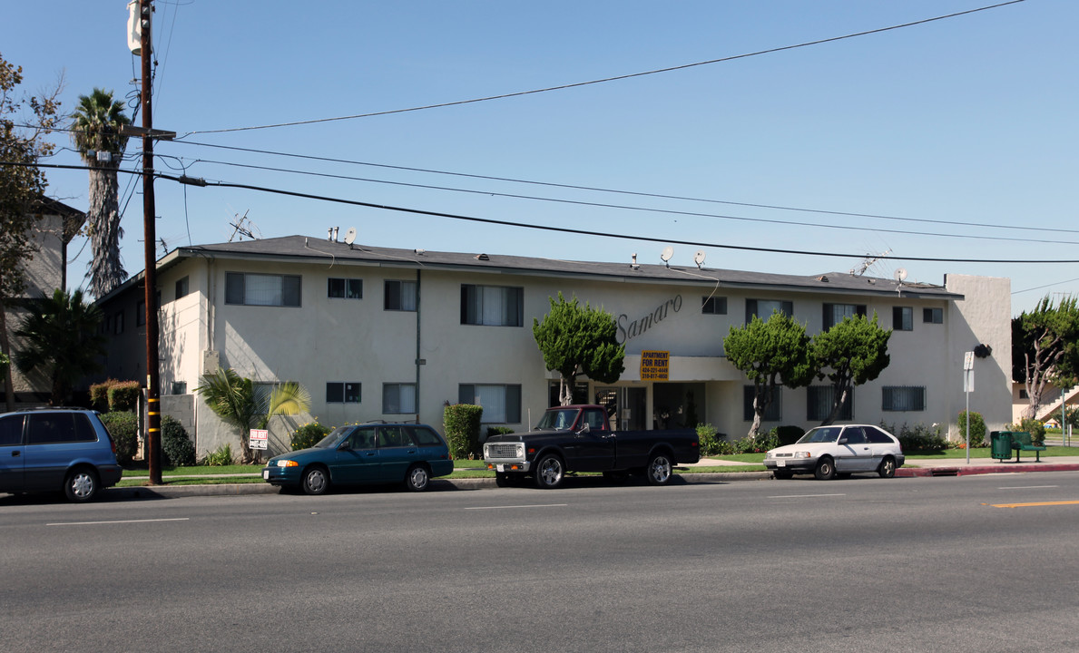 The Samaro Apartments in Gardena, CA - Foto de edificio