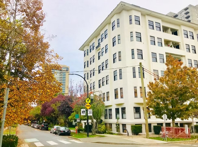 1601 Comox St in Vancouver, BC - Building Photo - Building Photo