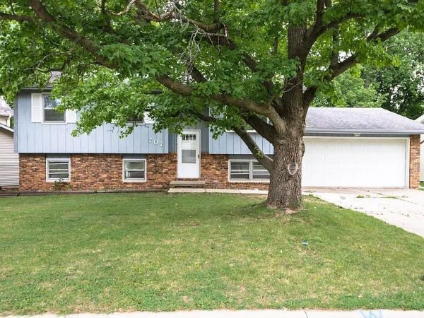 707 Chester Dr in Normal, IL - Foto de edificio