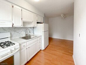 76 Frederick St in Belleville, NJ - Building Photo - Building Photo