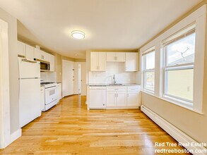 19 Town Hill St in Quincy, MA - Foto de edificio - Building Photo