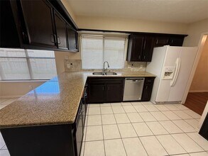 3031 Green Fields Dr in Sugar Land, TX - Foto de edificio - Building Photo