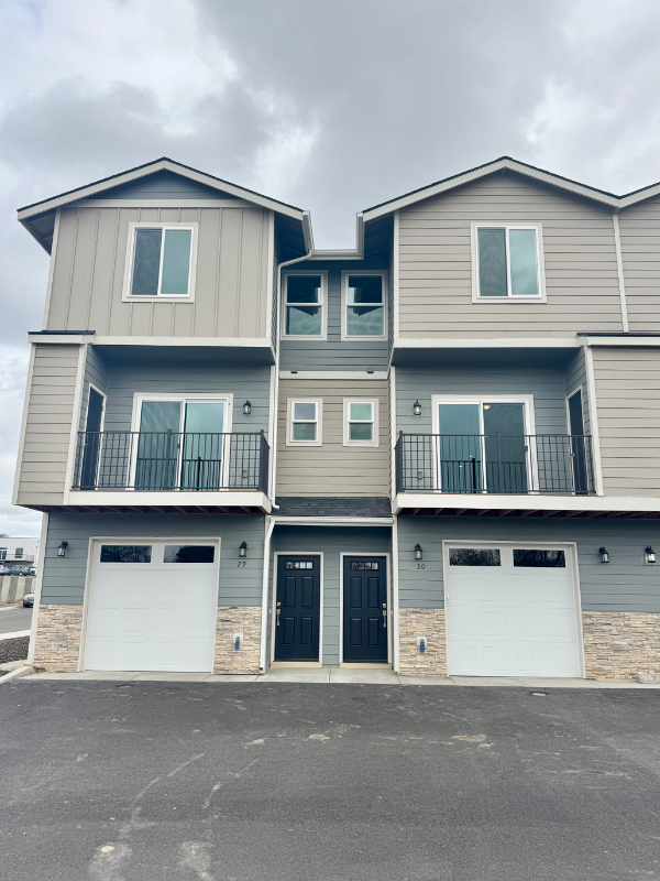 property at 2600 Racquet Ln