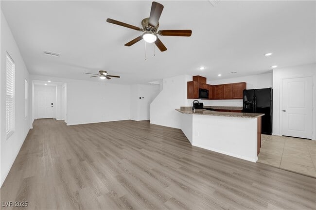 9734 Cluny Ave in Las Vegas, NV - Building Photo - Building Photo