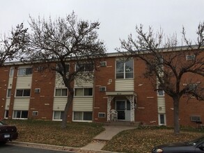 804 6th St NW in New Brighton, MN - Foto de edificio - Building Photo