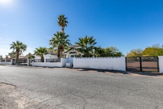 2135 Saratoga St in Las Vegas, NV - Building Photo - Building Photo