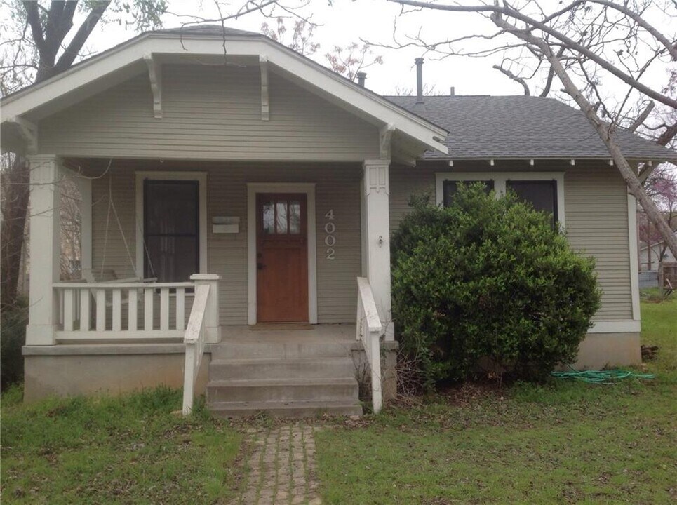 4002 Burnet Rd in Austin, TX - Building Photo