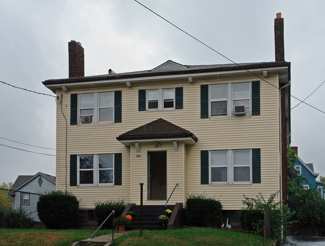 2759 Harris Ave in Cincinnati, OH - Foto de edificio - Building Photo