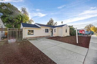 2438 Upland Dr in Concord, CA - Building Photo - Building Photo