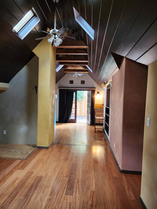 2038 N Las Palmas Ave, Unit 2038 LLP