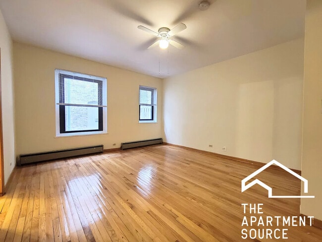 634 W Barry Ave, Unit 105