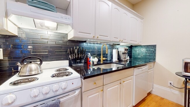 290 Beacon St, Unit 3 in Boston, MA - Building Photo - Building Photo