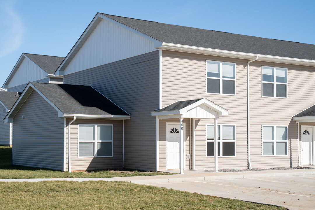 Icon Townhomes in Farmington, MO - Building Photo