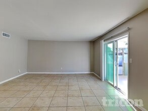 616 Leisure Ave in Tampa, FL - Building Photo - Building Photo