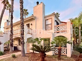 9438 Twin Trails Dr in San Diego, CA - Building Photo