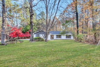 100 Brookwood Ln in Fayetteville, GA - Foto de edificio - Building Photo