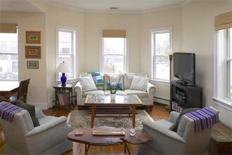 175 Elm St, Unit 3 in Cambridge, MA - Foto de edificio - Building Photo