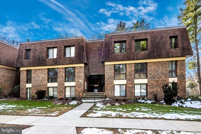 property at 5232 W Running Brook Rd