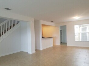 14748 SW 15th St in Pembroke Pines, FL - Foto de edificio - Building Photo