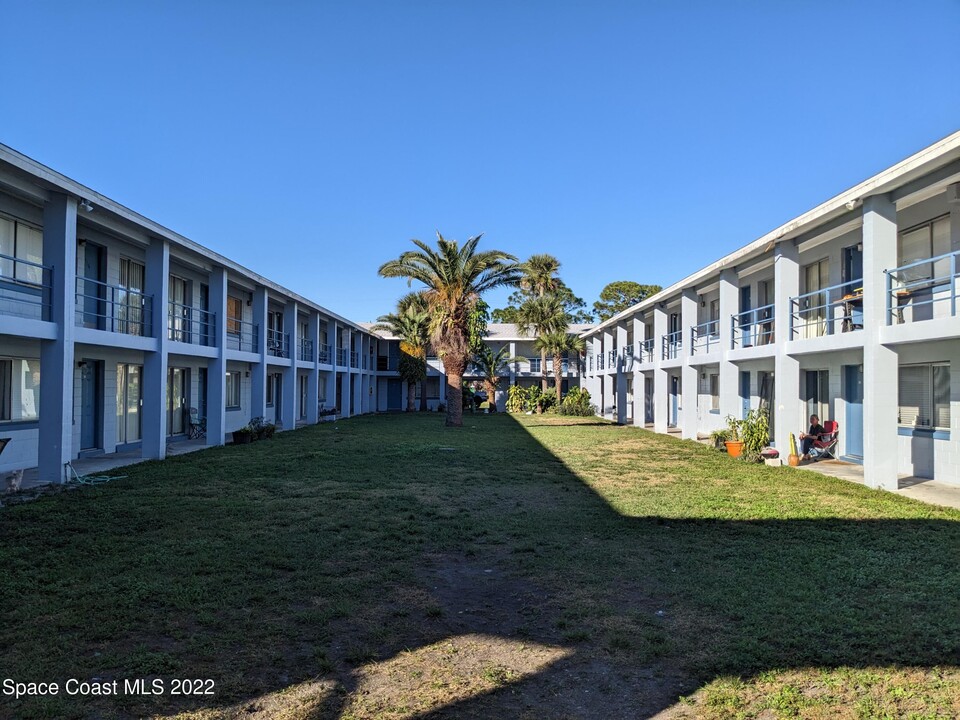 180 Minna Ln in Merritt Island, FL - Foto de edificio