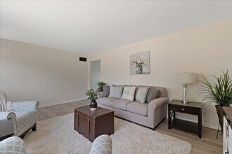 1237 Hilltop Dr in Milan, IL - Building Photo - Building Photo