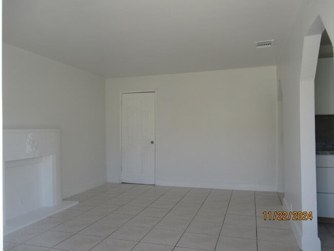 2325 Madison St in Hollywood, FL - Foto de edificio - Building Photo