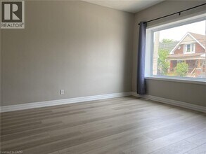 1164 Cannon St E in Hamilton, ON - Building Photo - Building Photo