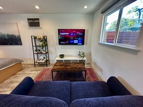 1743 S Orange Grove Ave in Los Angeles, CA - Building Photo - Building Photo