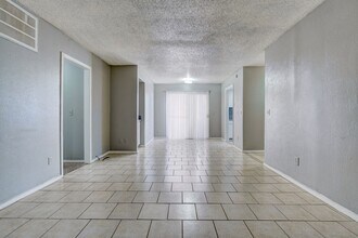 3811 Bradfred St in Midwest City, OK - Building Photo - Building Photo