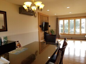 5 Jeffrey Ct in Syosset, NY - Foto de edificio - Building Photo