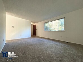 4502 76th Ave W in University Place, WA - Building Photo - Building Photo