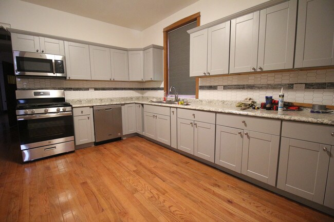 4118 N Ashland Ave-Unit -2 in Chicago, IL - Building Photo - Building Photo