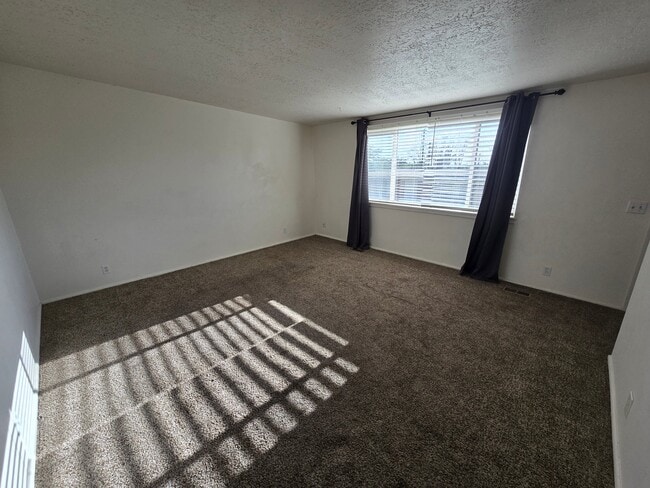 2583 W 4800 S in Roy, UT - Building Photo - Building Photo