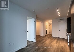 195 Commerce St in Vaughan, ON - Building Photo - Building Photo