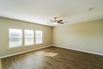 4215 Battery Park in Converse, TX - Building Photo - Building Photo