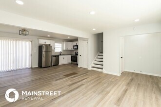 1212 SE Briarcroft St in Lee's Summit, MO - Foto de edificio - Building Photo