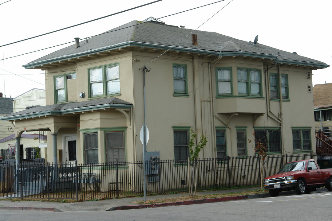 3139 Market St in Oakland, CA - Foto de edificio