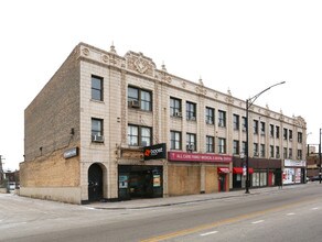 9 S Kedzie Ave in Chicago, IL - Building Photo - Building Photo