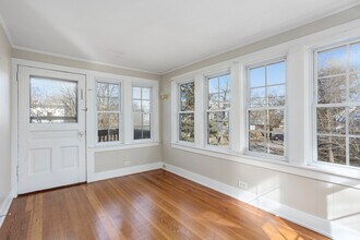 647 Fairview Ave NE in Grand Rapids, MI - Building Photo - Building Photo