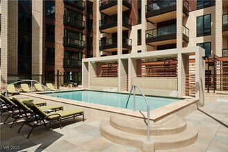 2460 E Serene Ave in Henderson, NV - Building Photo - Building Photo