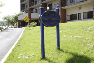 West View Towers in Pittsburgh, PA - Building Photo - Building Photo