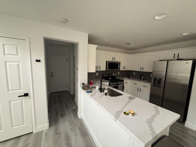 1031 Monte De Oro Ave in Las Vegas, NV - Building Photo - Building Photo