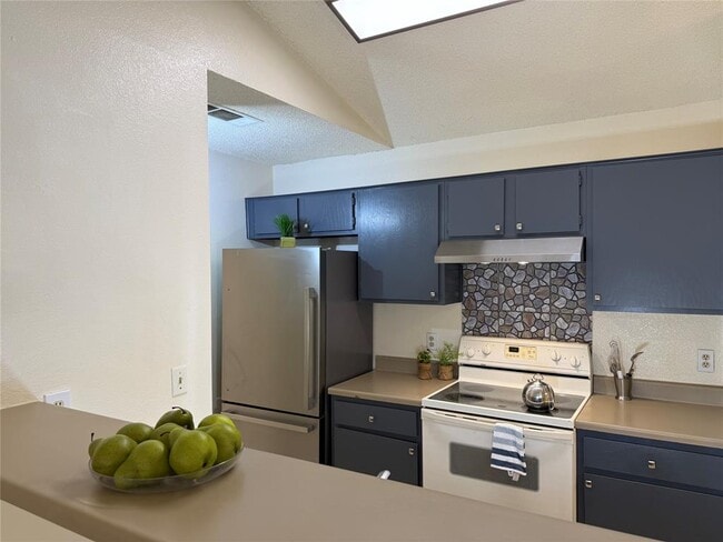 431 Sailmaster St in Lakeway, TX - Building Photo - Building Photo