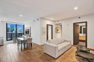 398 NE 5th St, Unit SI ID1504035P in Miami, FL - Building Photo - Building Photo