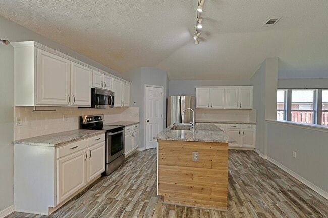 2365 Ortega St in Navarre, FL - Building Photo - Building Photo