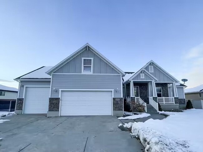 property at 422 W 150 N