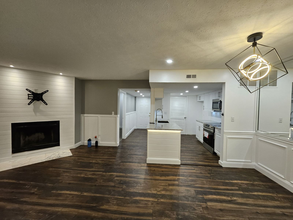 10555 Montgomery Rd, Unit 1 in Montgomery, OH - Foto de edificio