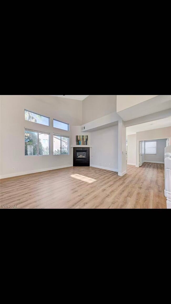 250 Bailey Island Dr in Henderson, NV - Foto de edificio - Building Photo