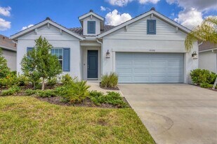 10186 Crystal Isles Cir in Sarasota, FL - Building Photo