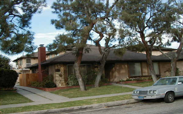 15915 La Forge St in Whittier, CA - Building Photo